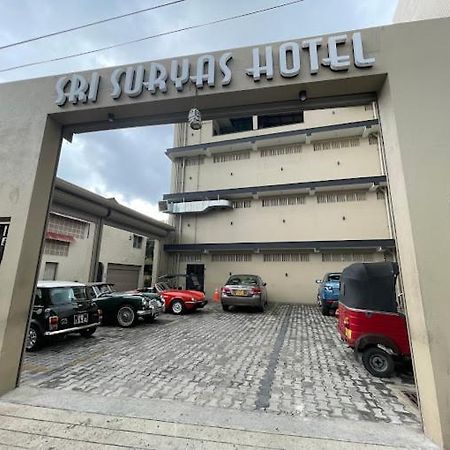 Sri Suryas Hotel Коломбо Екстериор снимка